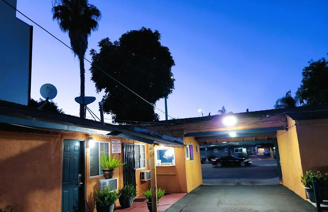 Day N Night Inn - Near Universal Studios Hollywood-1